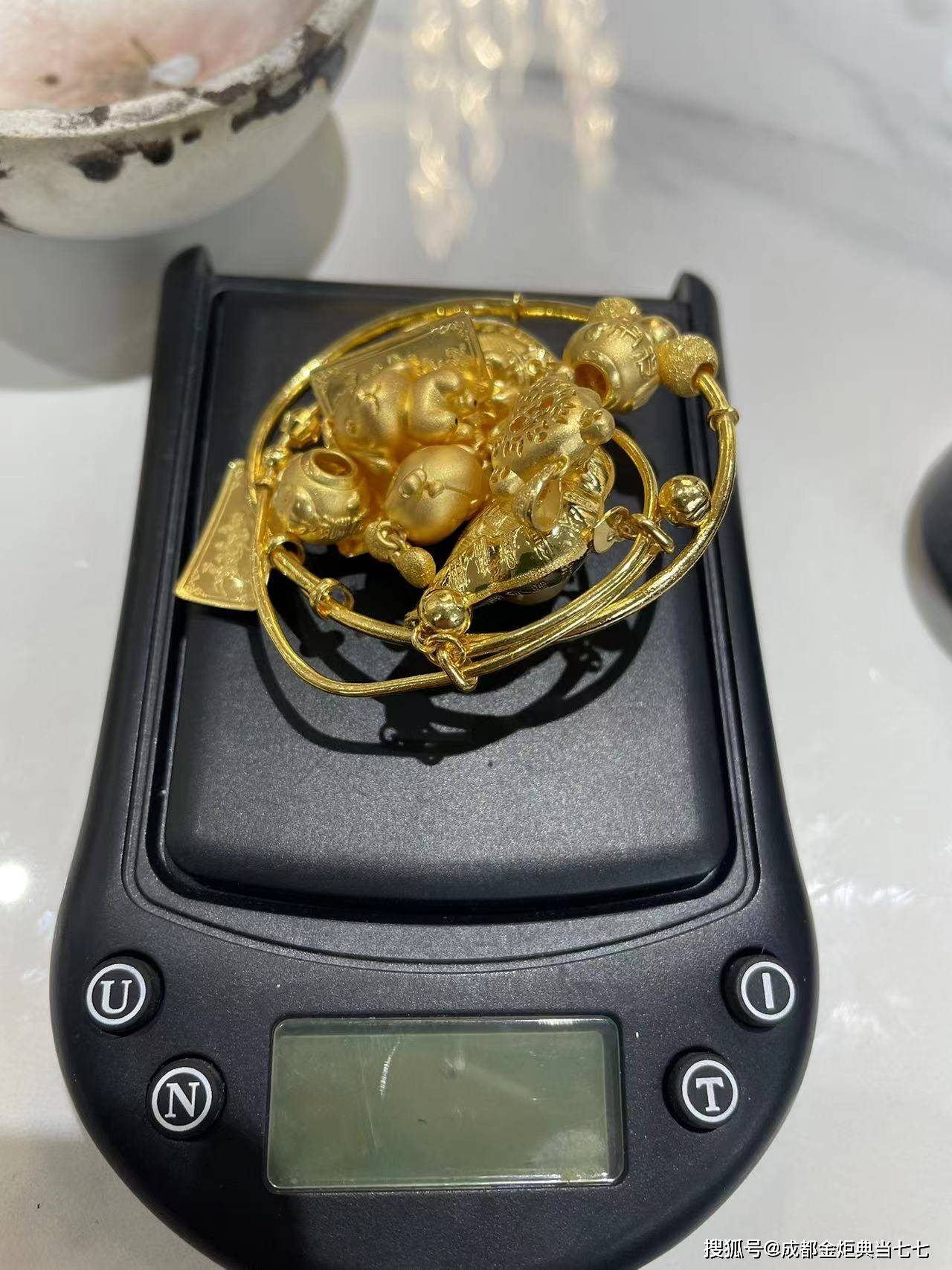 海南最新24小时上门回收金价方法分析(最方便真实的海南24小时上门回收黄金方法)